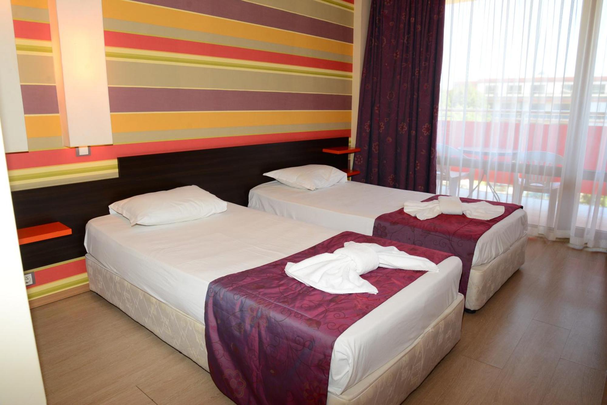 North Beach Hotel Приморсько Екстер'єр фото